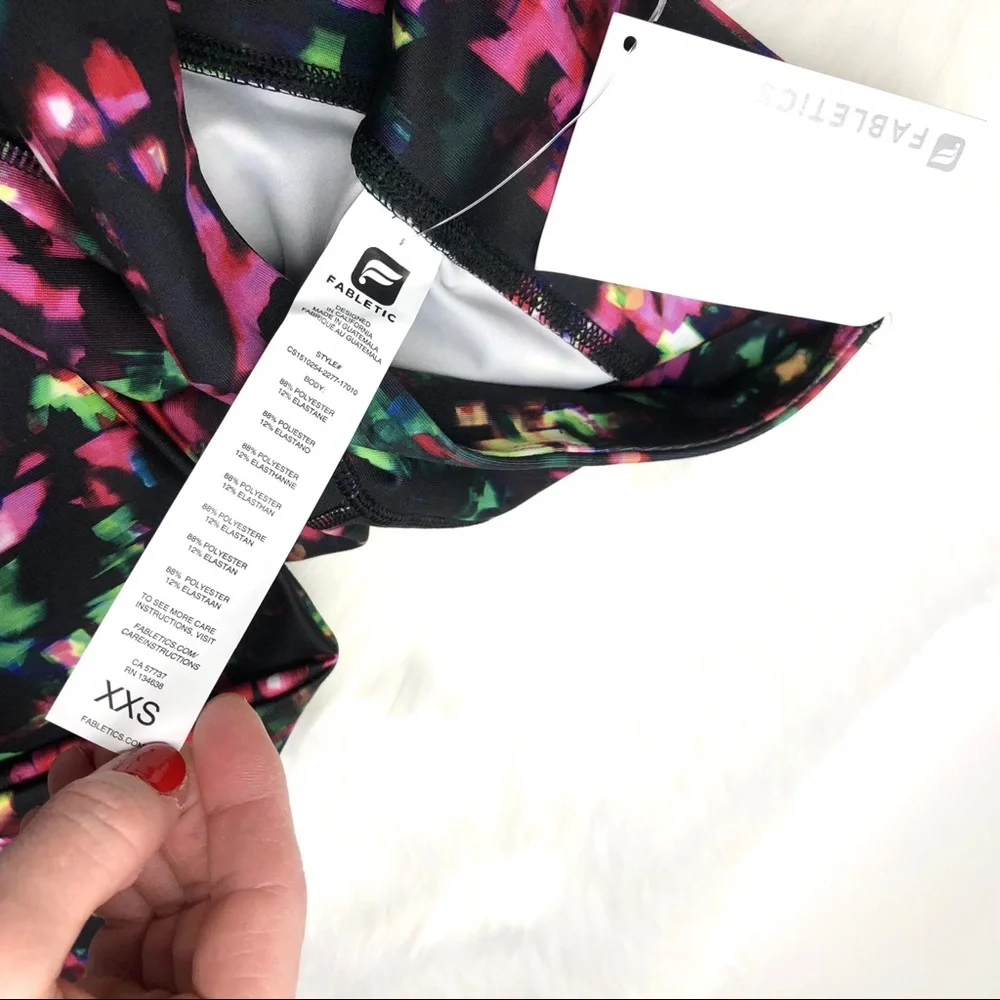 New FABLETICS Women’s Abstract Print Salar Capri Leggings Black Multicolor XXS - Picture 7 of 8